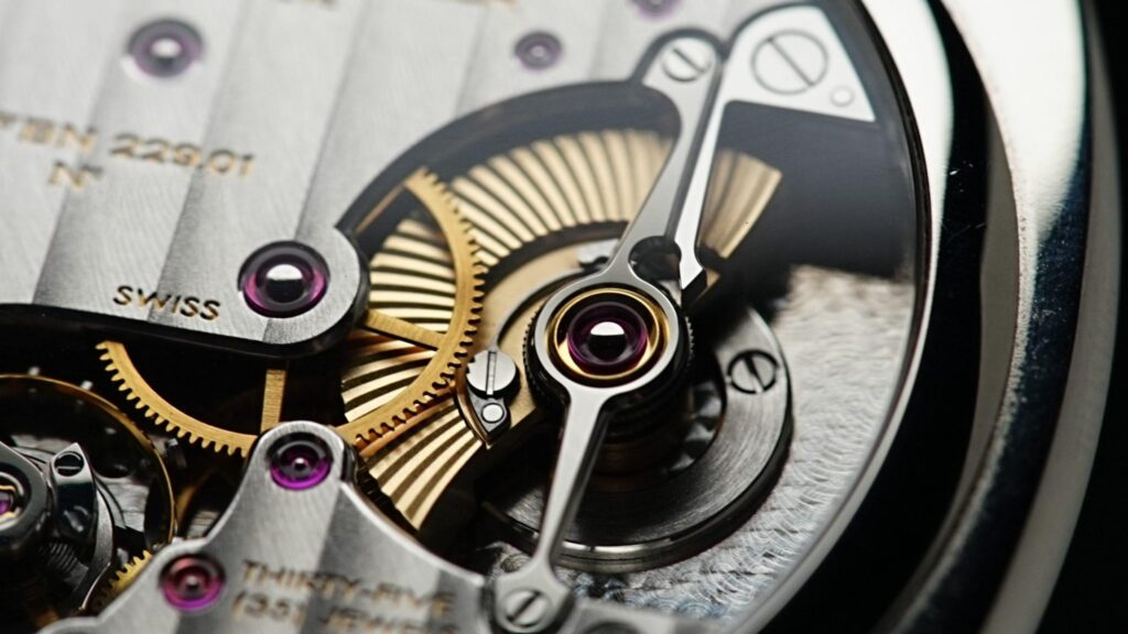 laurent-ferrier-micro-rotor-galet-square-8-scaled